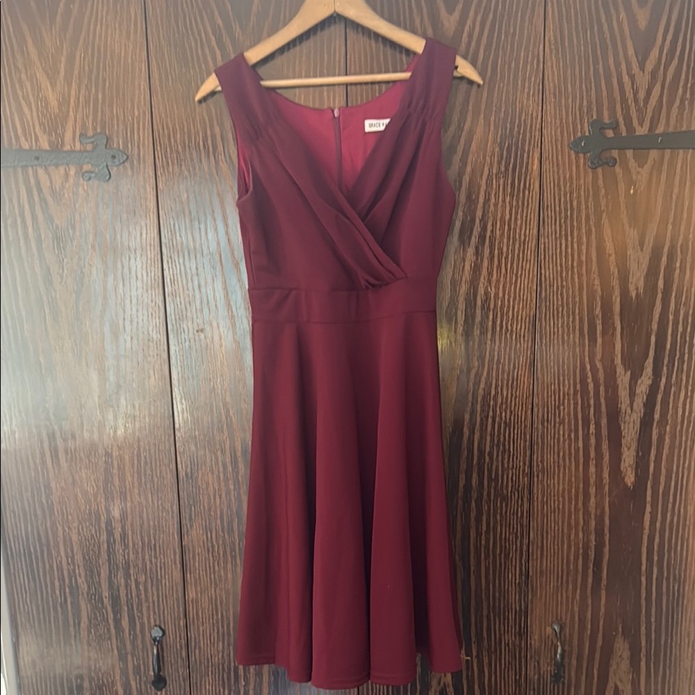Elegant Burgundy Sleeveless Dress